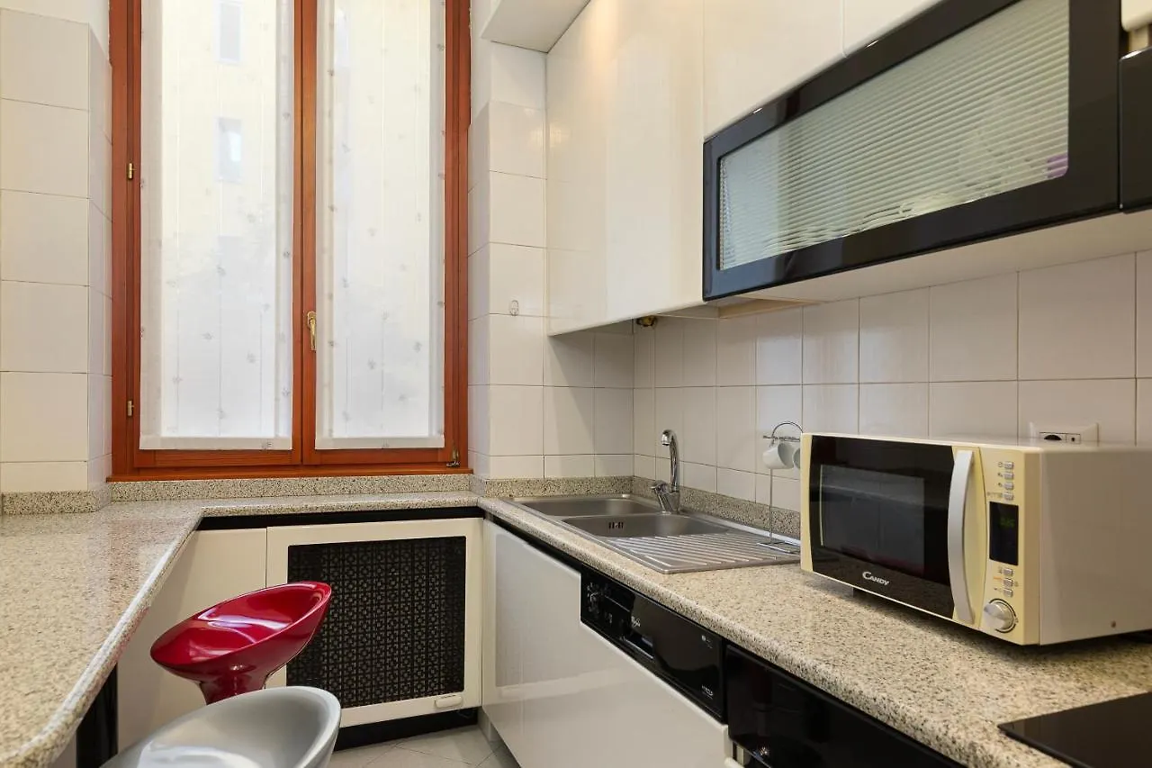 Flat In Citylife Near Metro! 米兰